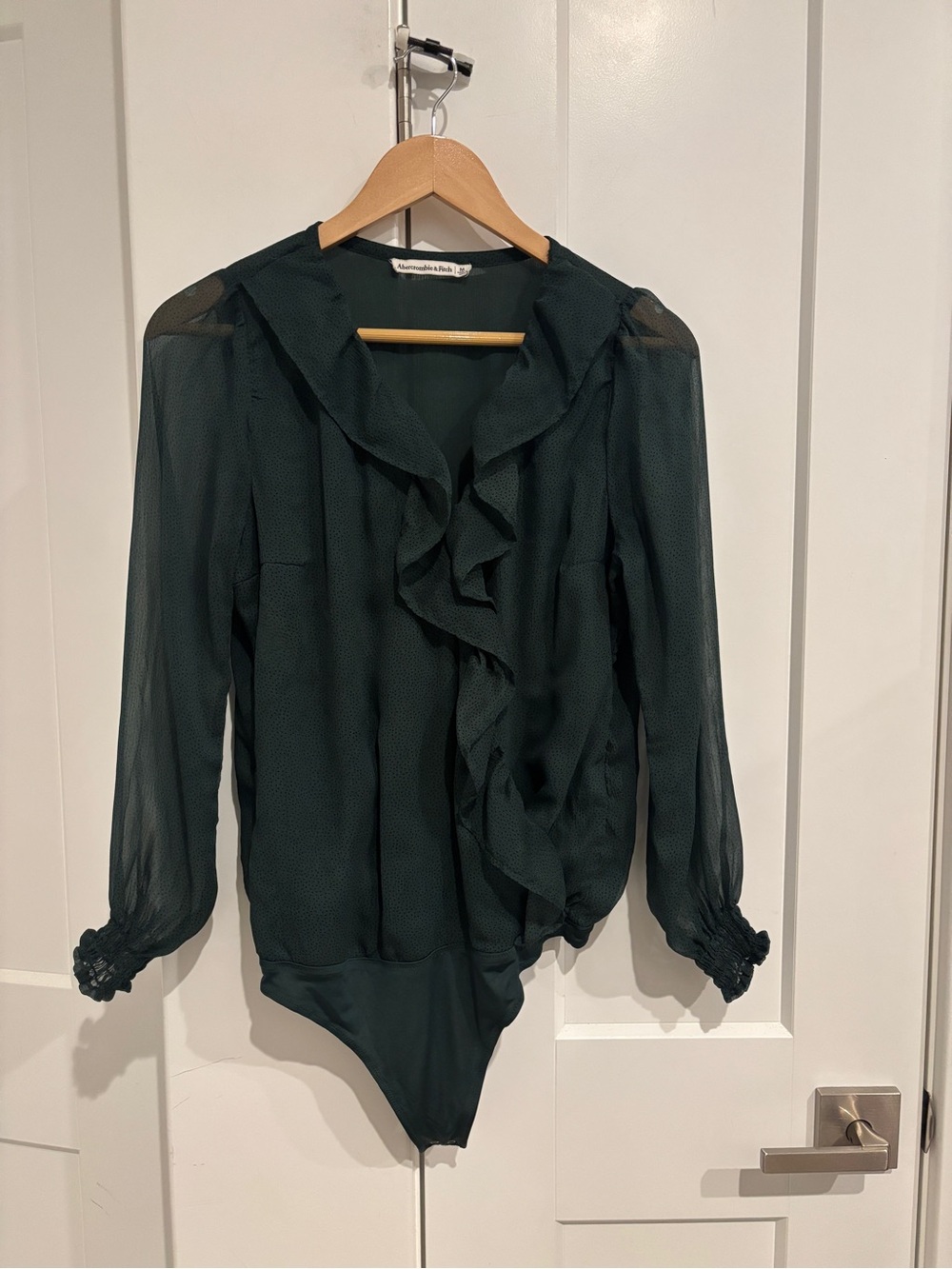 Abercrombie & Fitch  Green Ruffle-Front Long-Sleeve Blouse Bodysuit. Size M
